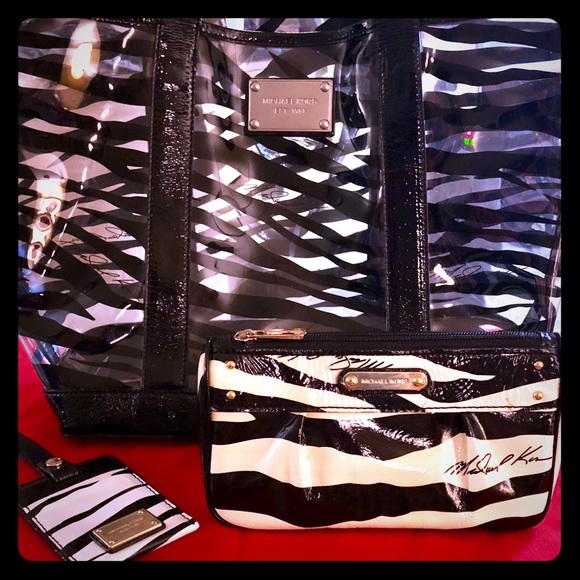 Michael Kors Handbags - Michael Kors Zebra Tote Set🖤